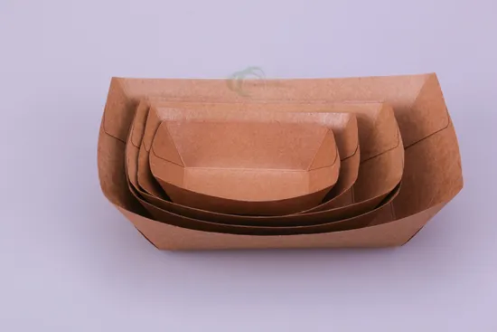 Хот-дог, курица, картофель фри, поднос для еды из лодки